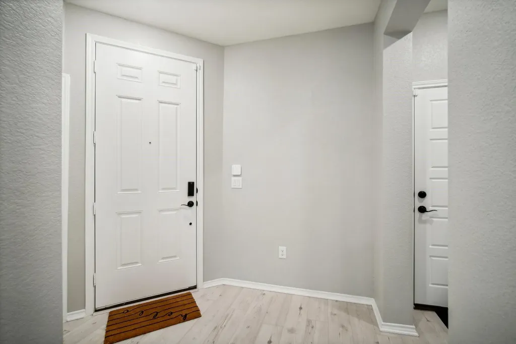 7102 Summer Tanager Drive Austin TX 78744