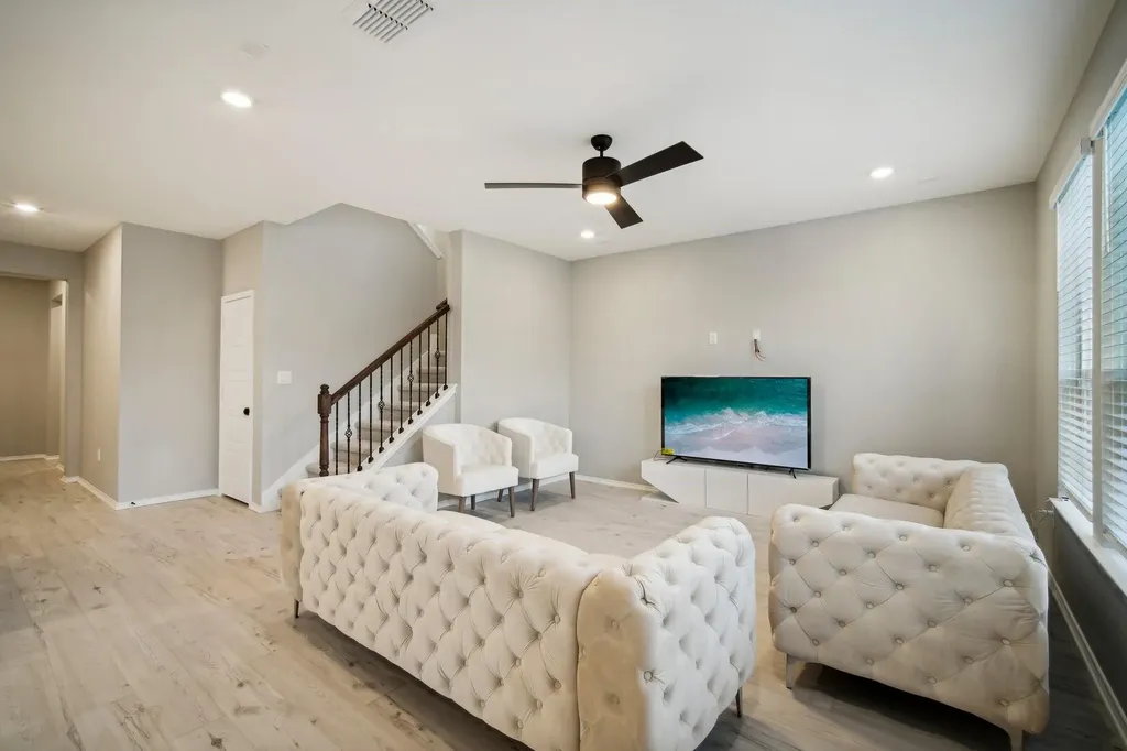 7102 Summer Tanager Drive Austin TX 78744