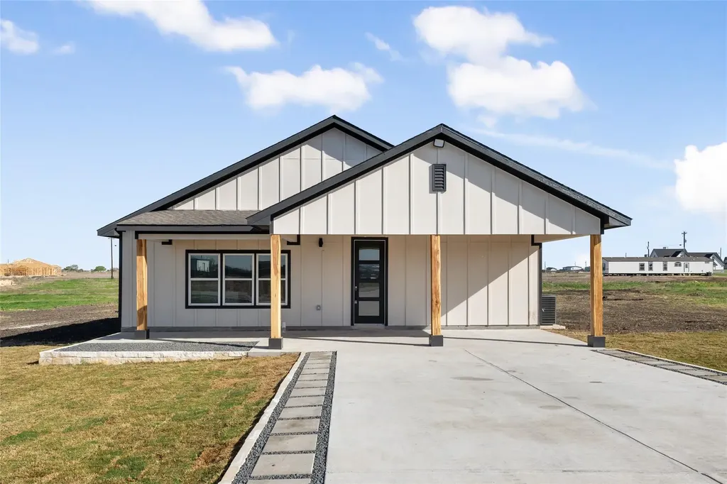 195 Bianca Circle Del Valle TX 78617