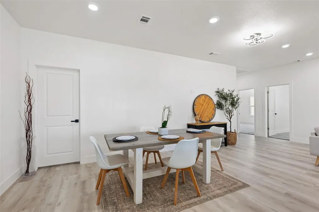195 Bianca Circle Del Valle TX 78617