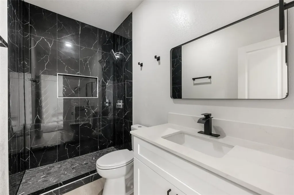 195 Bianca Circle Del Valle TX 78617