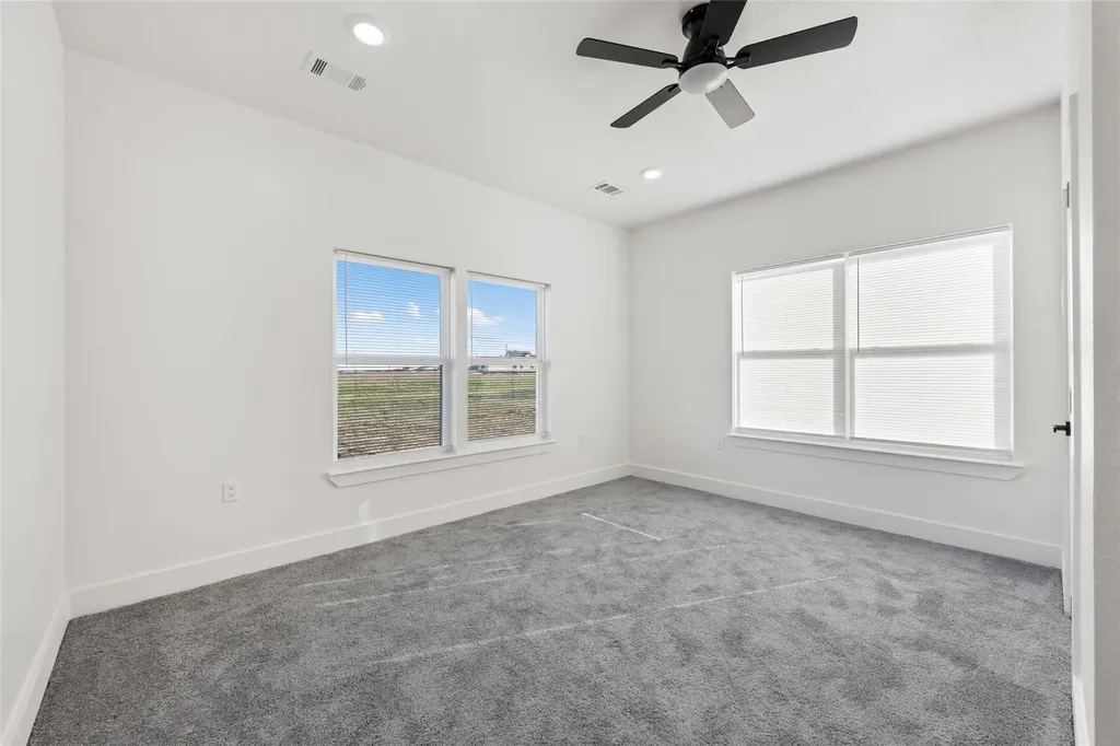 195 Bianca Circle Del Valle TX 78617