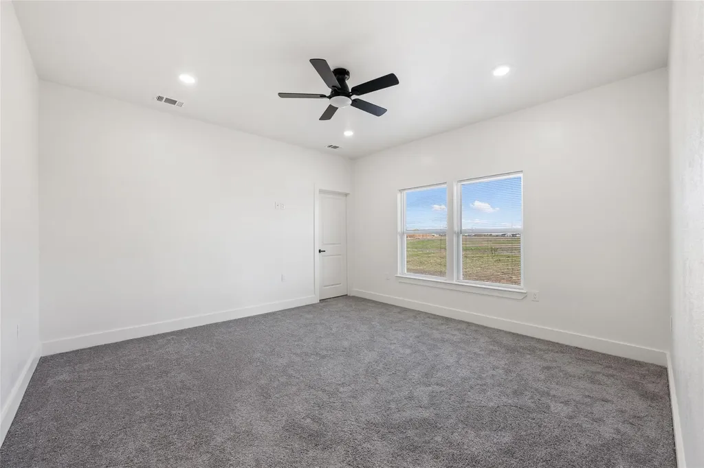 195 Bianca Circle Del Valle TX 78617