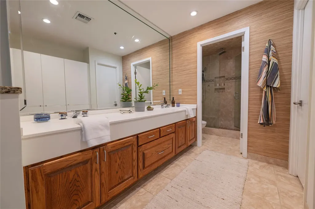 40 N Interstate 35 Austin TX 78701