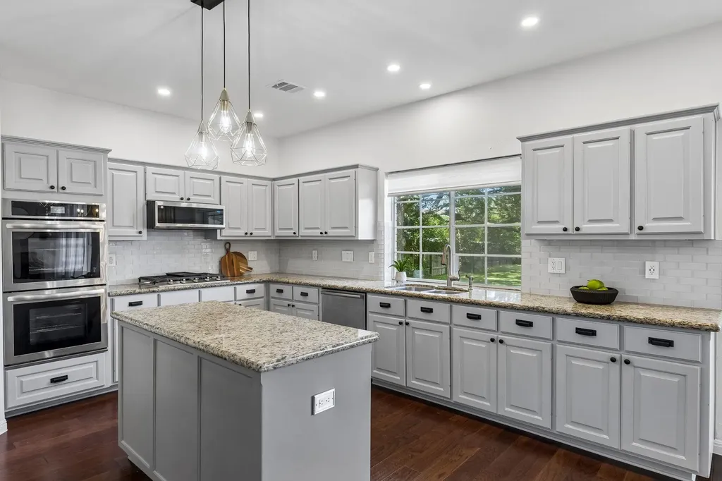 6557 Needham Lane Austin TX 78739