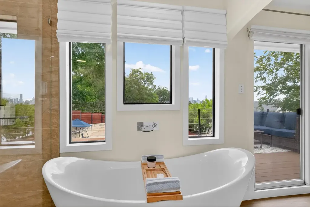 3303 Rosefinch Trail Austin TX 78746