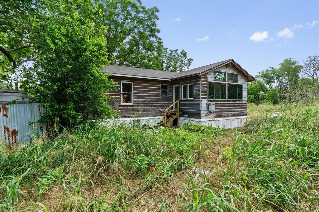 2400 Whirlaway Drive Del Valle TX 78617