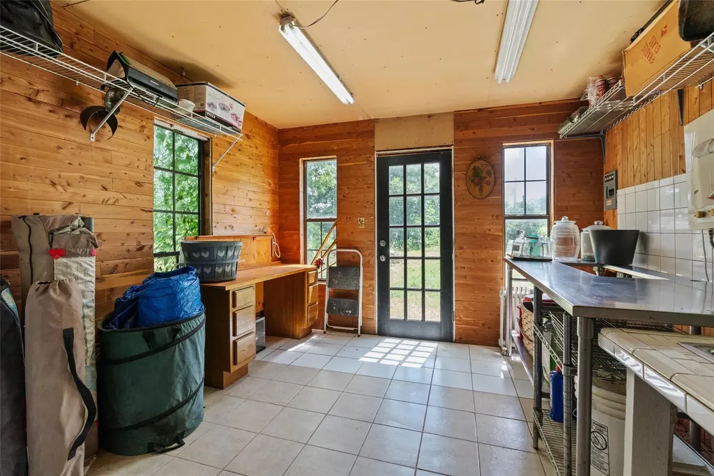 2400 Whirlaway Drive Del Valle TX 78617