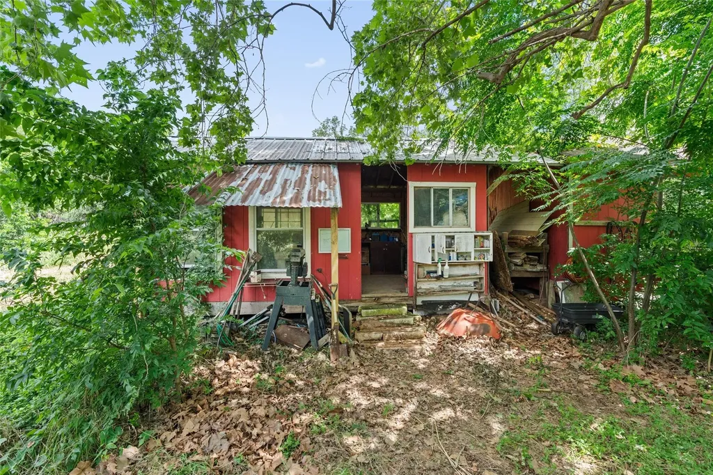 2400 Whirlaway Drive Del Valle TX 78617