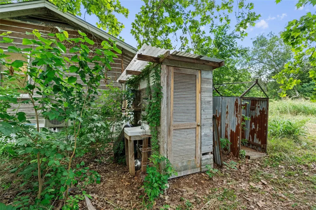 2400 Whirlaway Drive Del Valle TX 78617