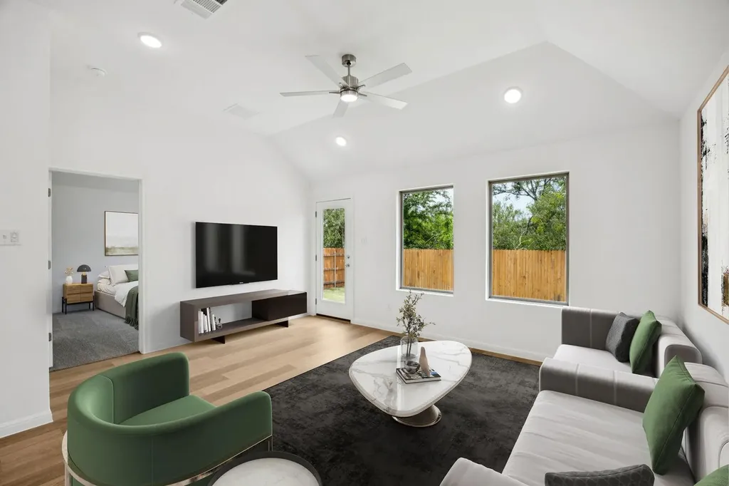 221 Hornet Street Elgin TX 78621