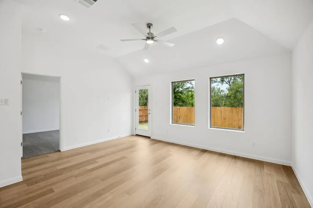 221 Hornet Street Elgin TX 78621