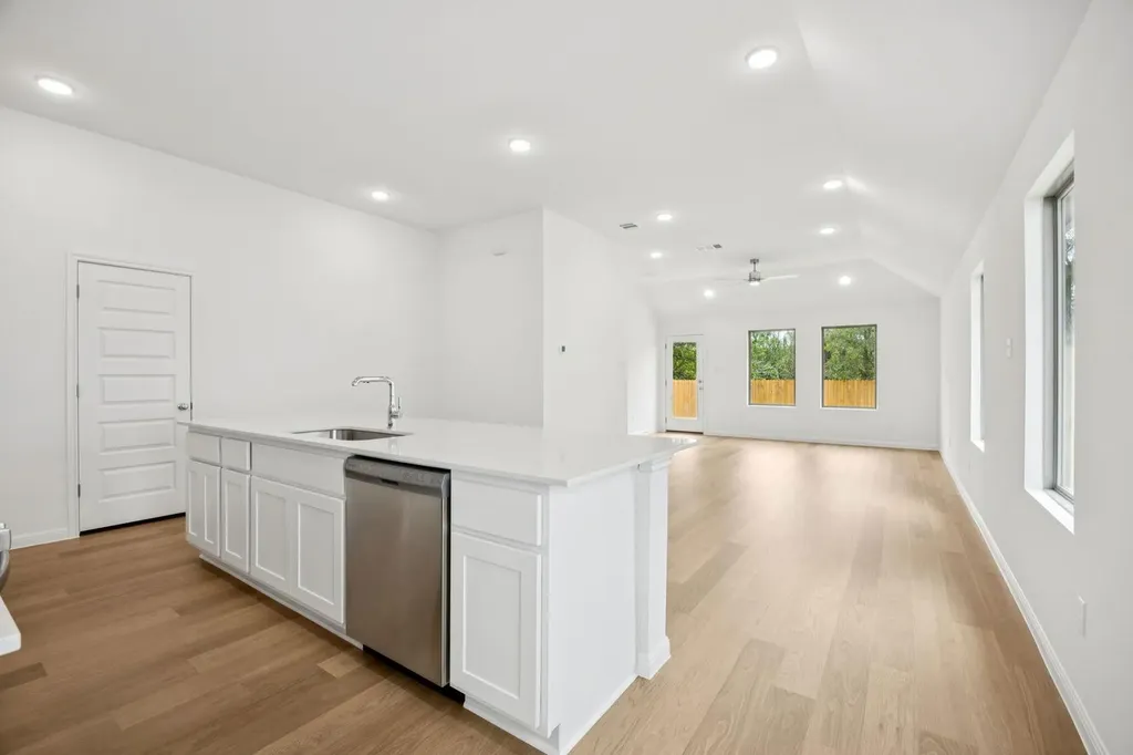 221 Hornet Street Elgin TX 78621