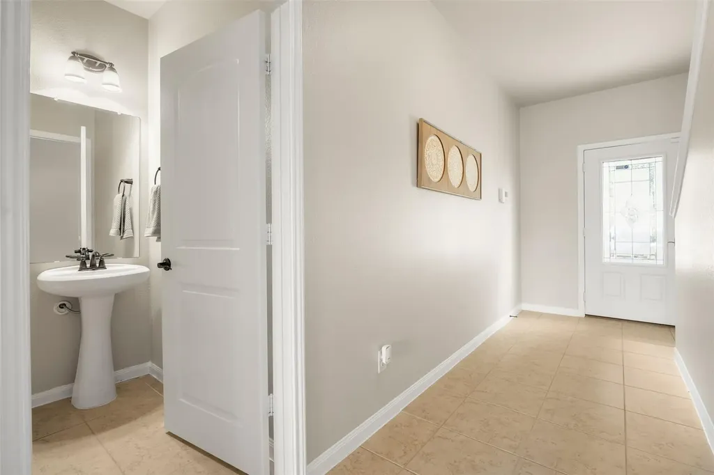 1548 Treeta Trail Kyle TX 78640