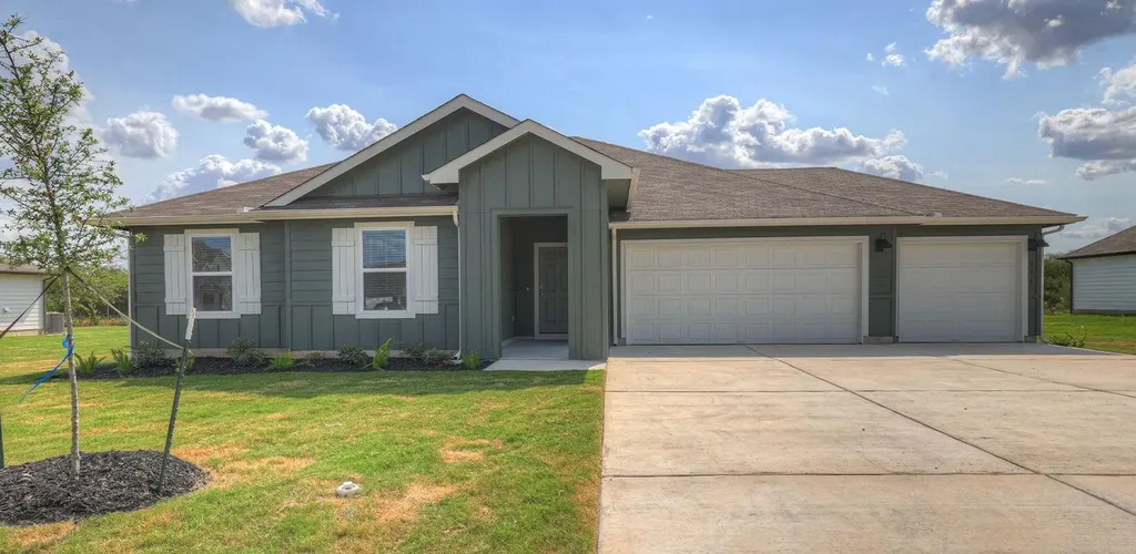 450 Kolbo Crossing Cove Lockhart TX 78644
