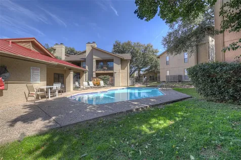 1202 Thorpe Lane San Marcos TX 78666