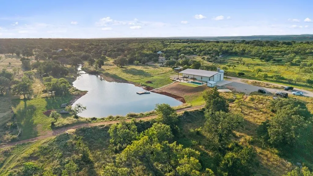 440 Flying X Road Spicewood TX 78669