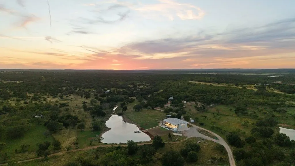 440 Flying X Road Spicewood TX 78669
