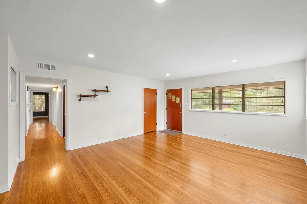 1404 Cloverleaf Drive Austin TX 78723