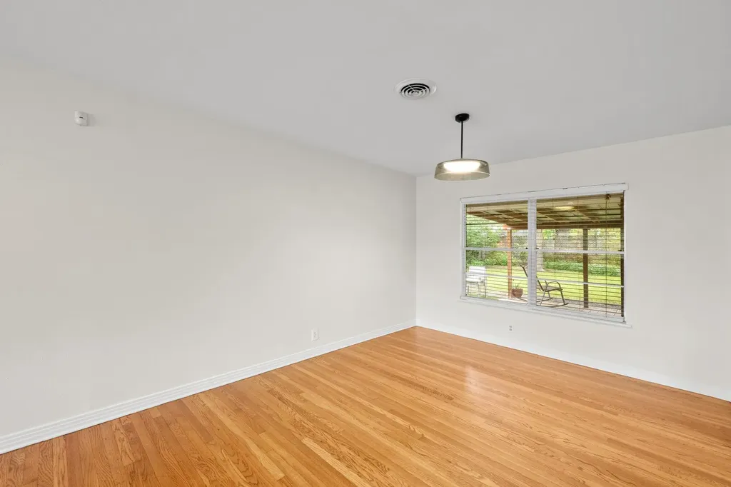 1404 Cloverleaf Drive Austin TX 78723