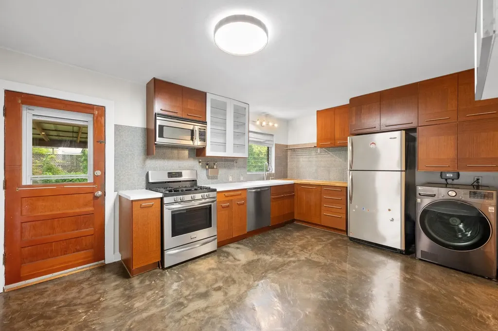 1404 Cloverleaf Drive Austin TX 78723