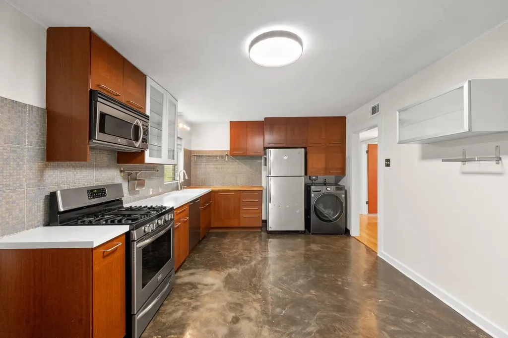 1404 Cloverleaf Drive Austin TX 78723