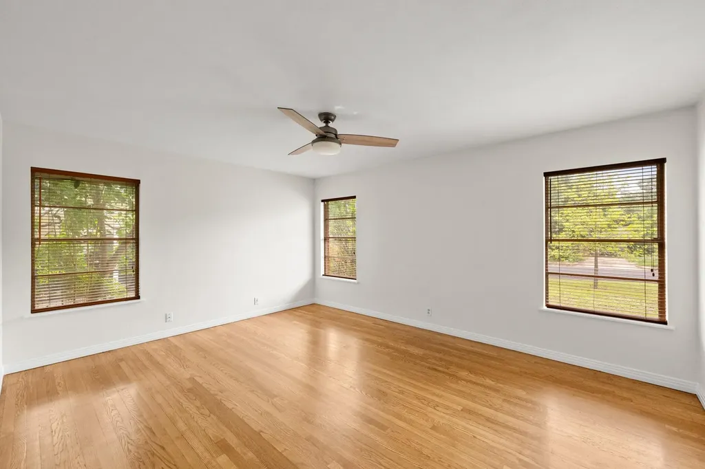 1404 Cloverleaf Drive Austin TX 78723