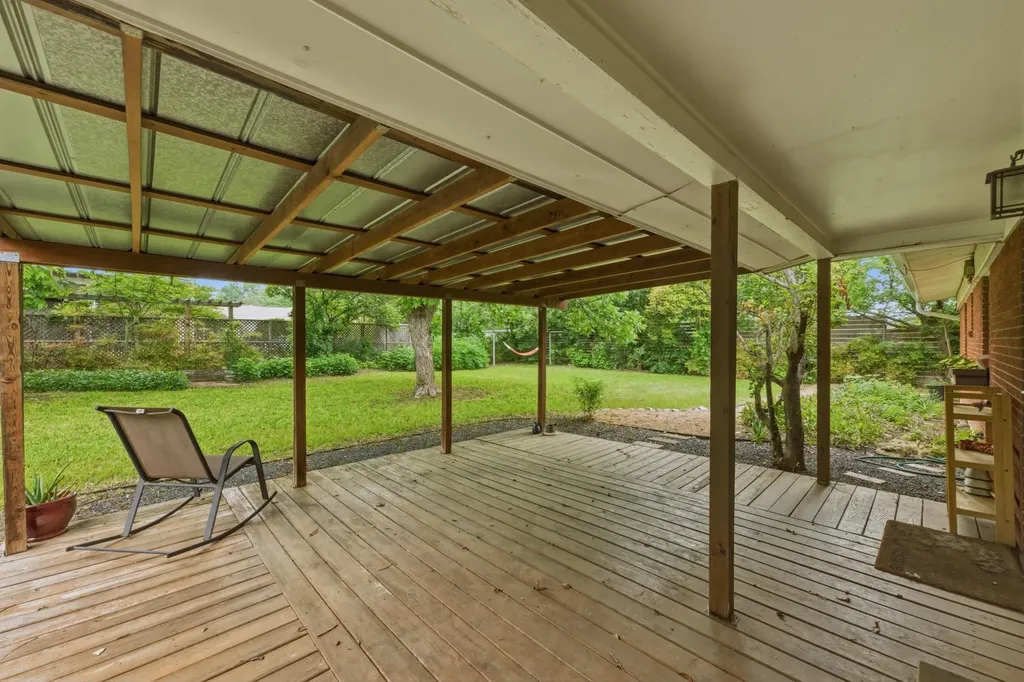 1404 Cloverleaf Drive Austin TX 78723