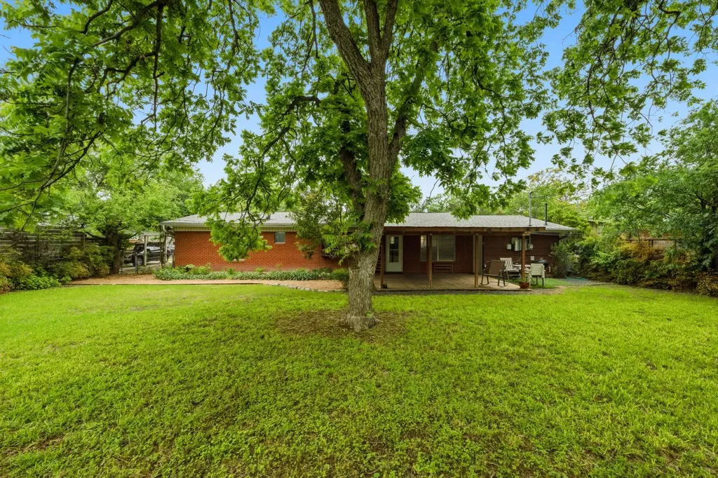 1404 Cloverleaf Drive Austin TX 78723