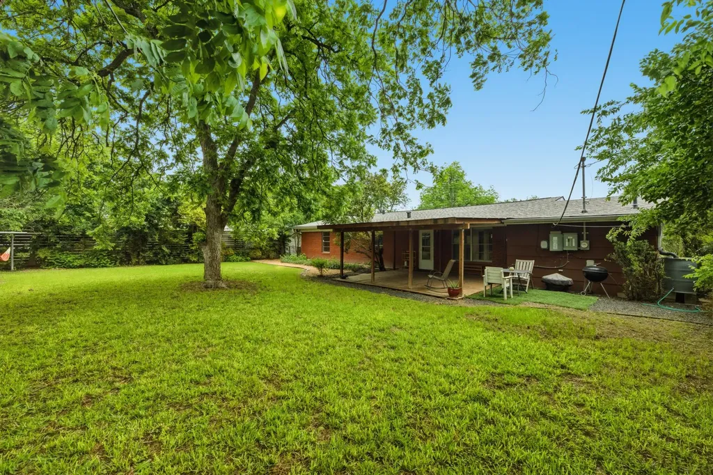 1404 Cloverleaf Drive Austin TX 78723