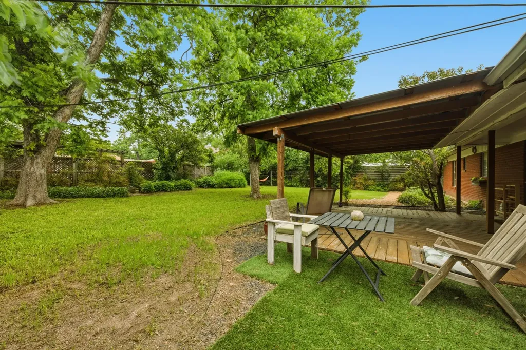 1404 Cloverleaf Drive Austin TX 78723