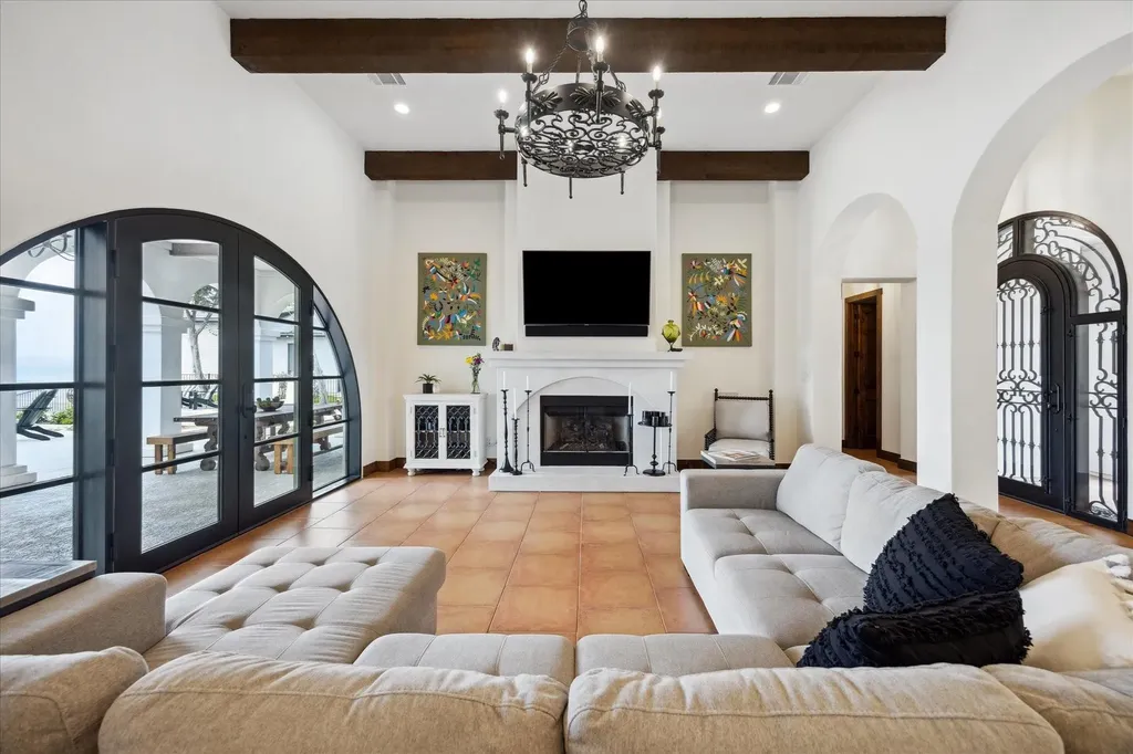 5400 Canyon Oaks Drive Lago Vista TX 78645