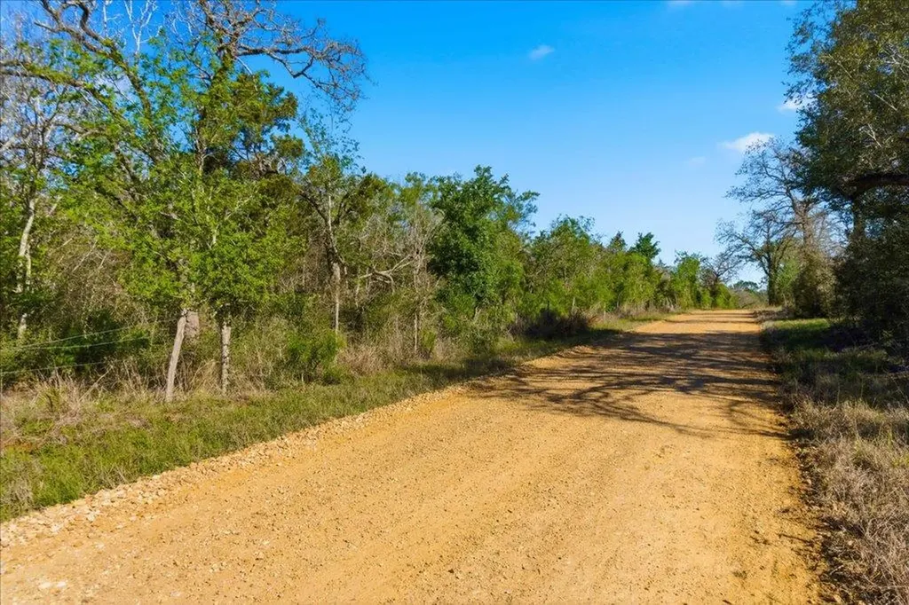 0 Cr 437 Harwood TX 78629