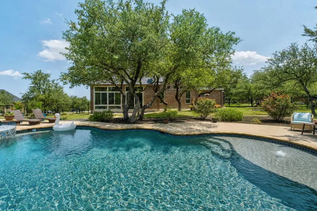 9400 Stratus Drive Dripping Springs TX 78620