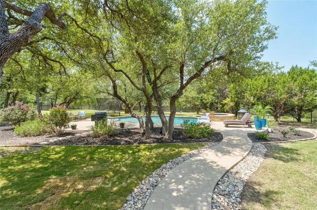 9400 Stratus Drive Dripping Springs TX 78620