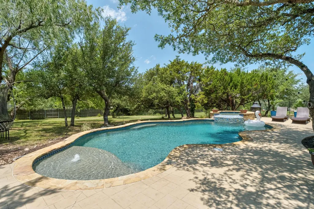 9400 Stratus Drive Dripping Springs TX 78620