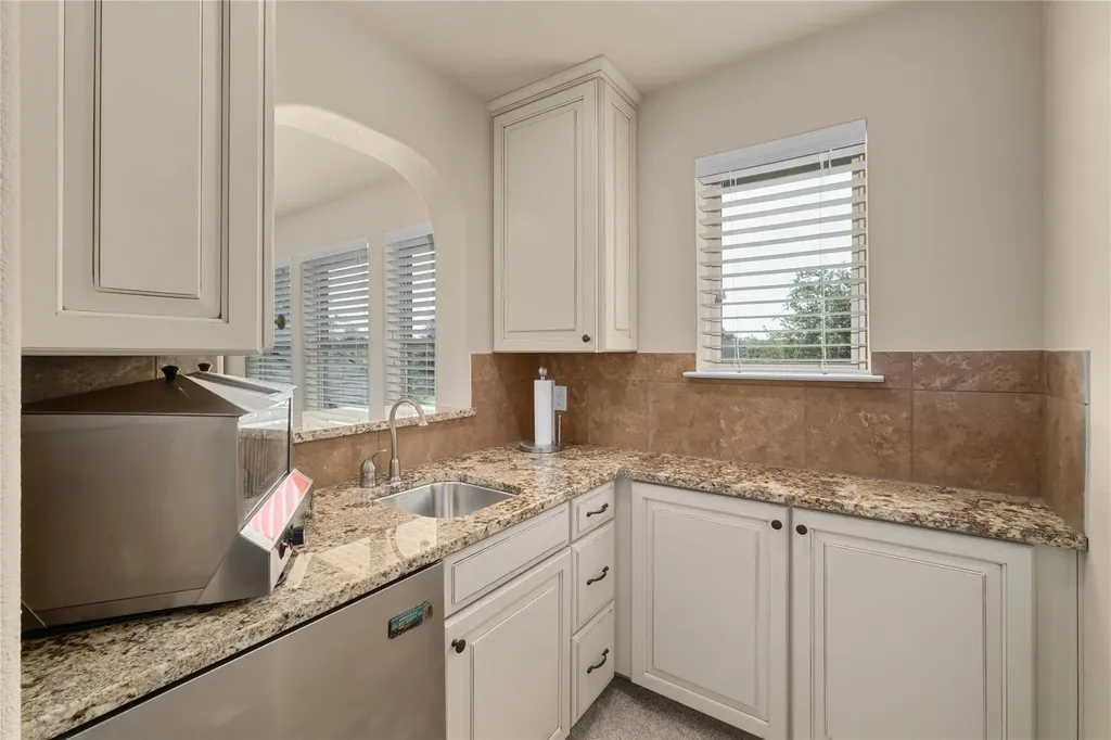 9400 Stratus Drive Dripping Springs TX 78620