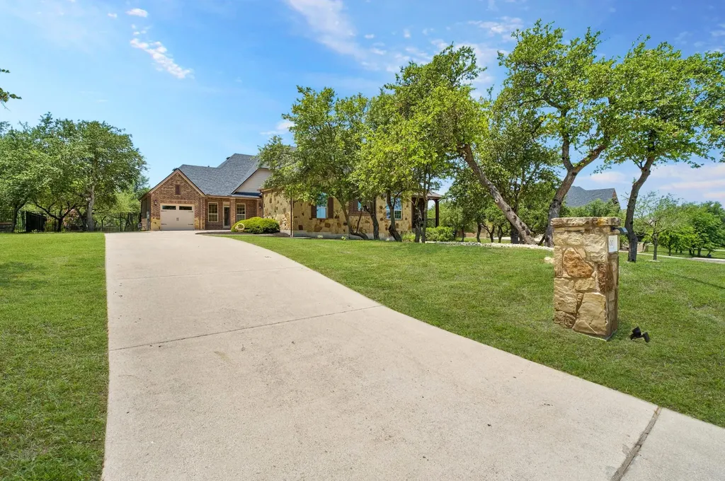 9400 Stratus Drive Dripping Springs TX 78620