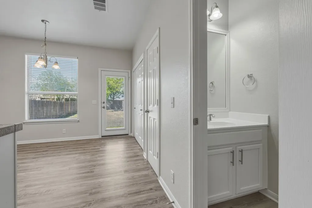 10608 Plains Trail Austin TX 78758