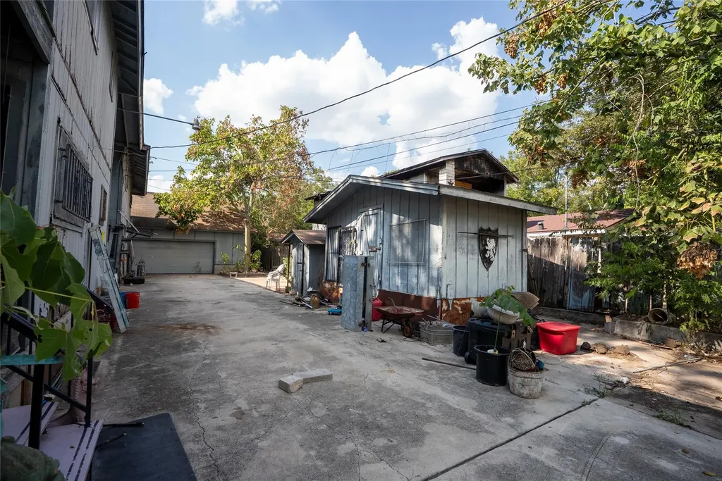 1112 Terry Drive Austin TX 78721