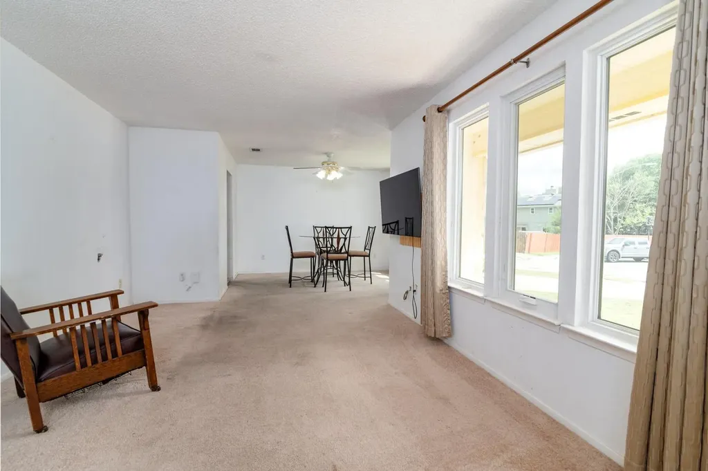 6106 Yellow Rose Cove Austin TX 78749