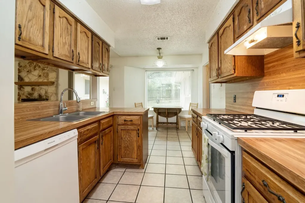 6106 Yellow Rose Cove Austin TX 78749