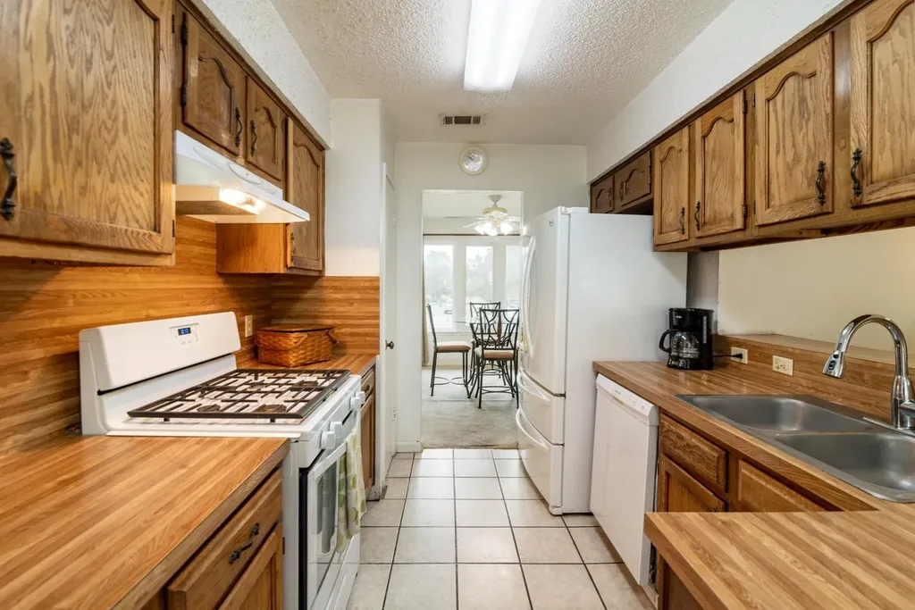 6106 Yellow Rose Cove Austin TX 78749