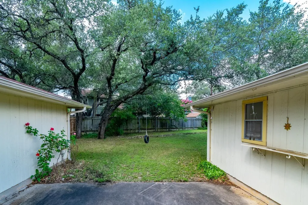 6106 Yellow Rose Cove Austin TX 78749