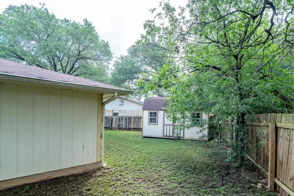 6106 Yellow Rose Cove Austin TX 78749