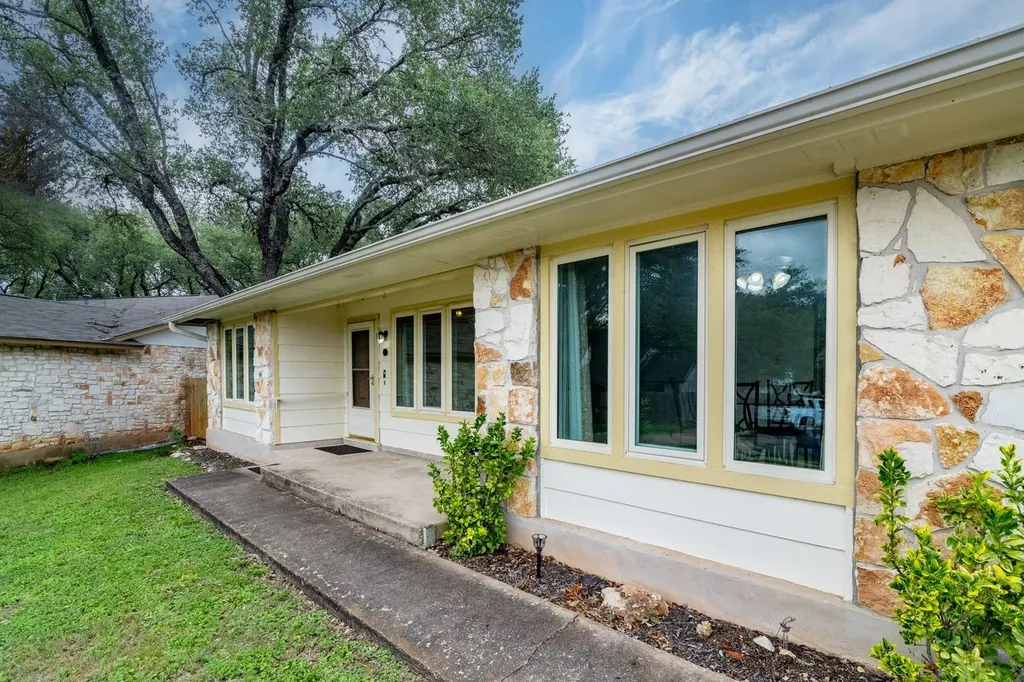 6106 Yellow Rose Cove Austin TX 78749