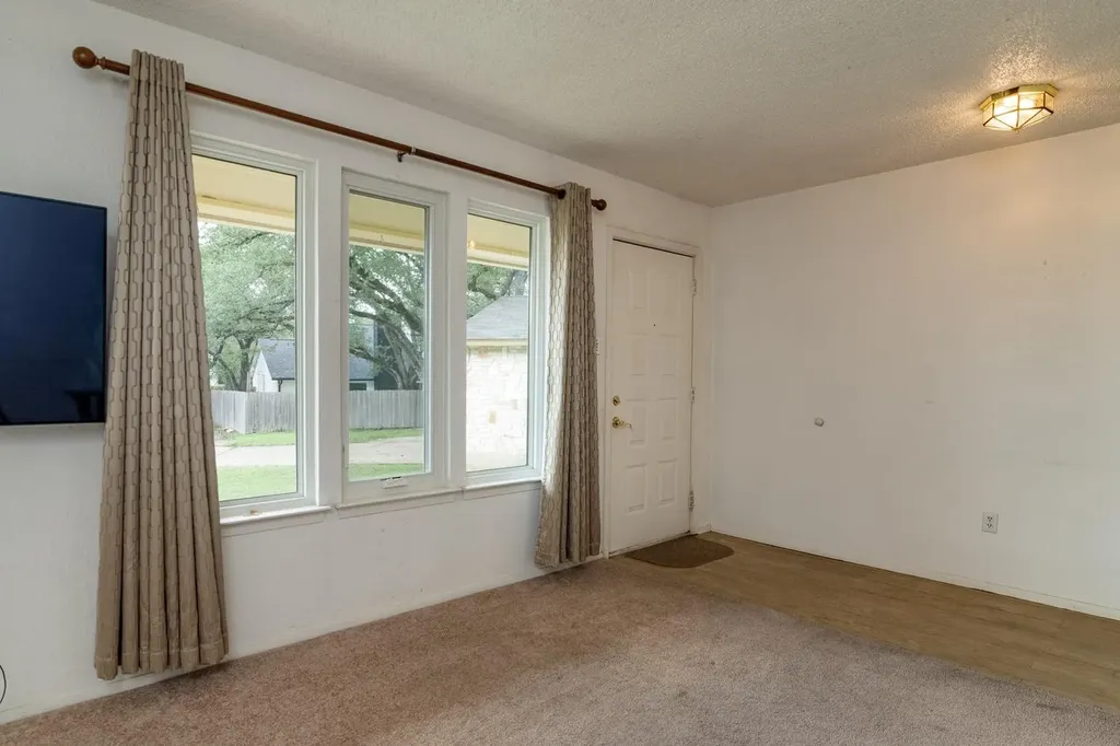 6106 Yellow Rose Cove Austin TX 78749