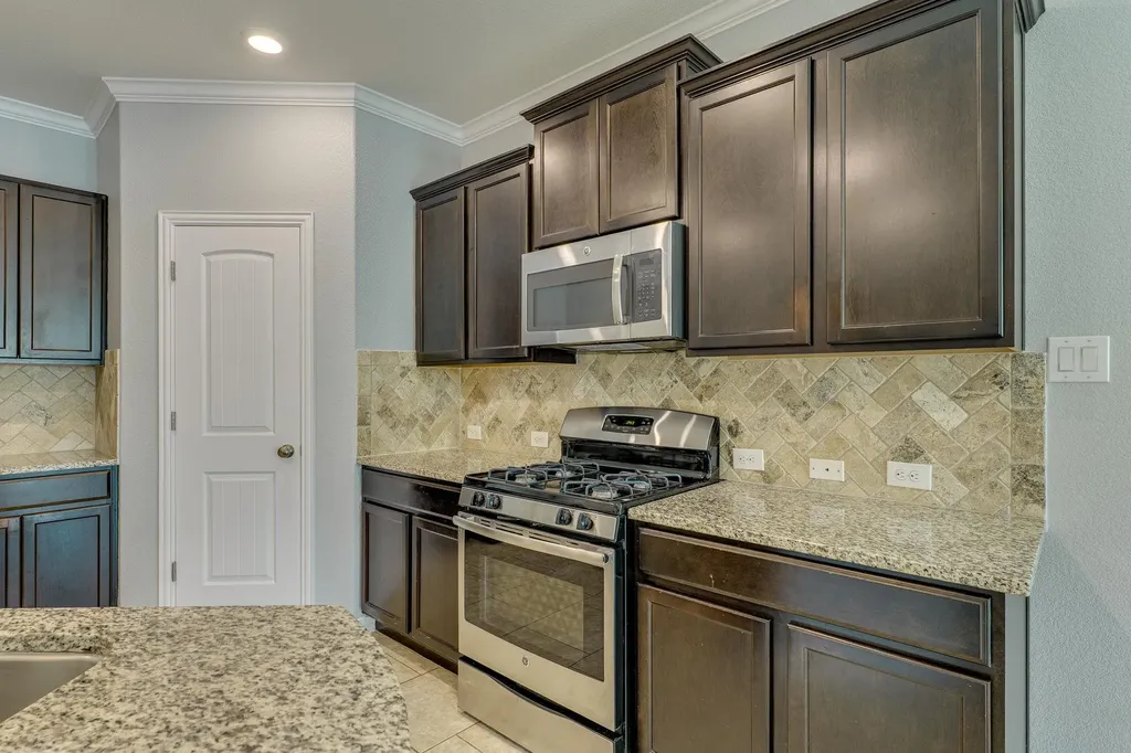 2701 Auburn Chestnut Lane Pflugerville TX 78660