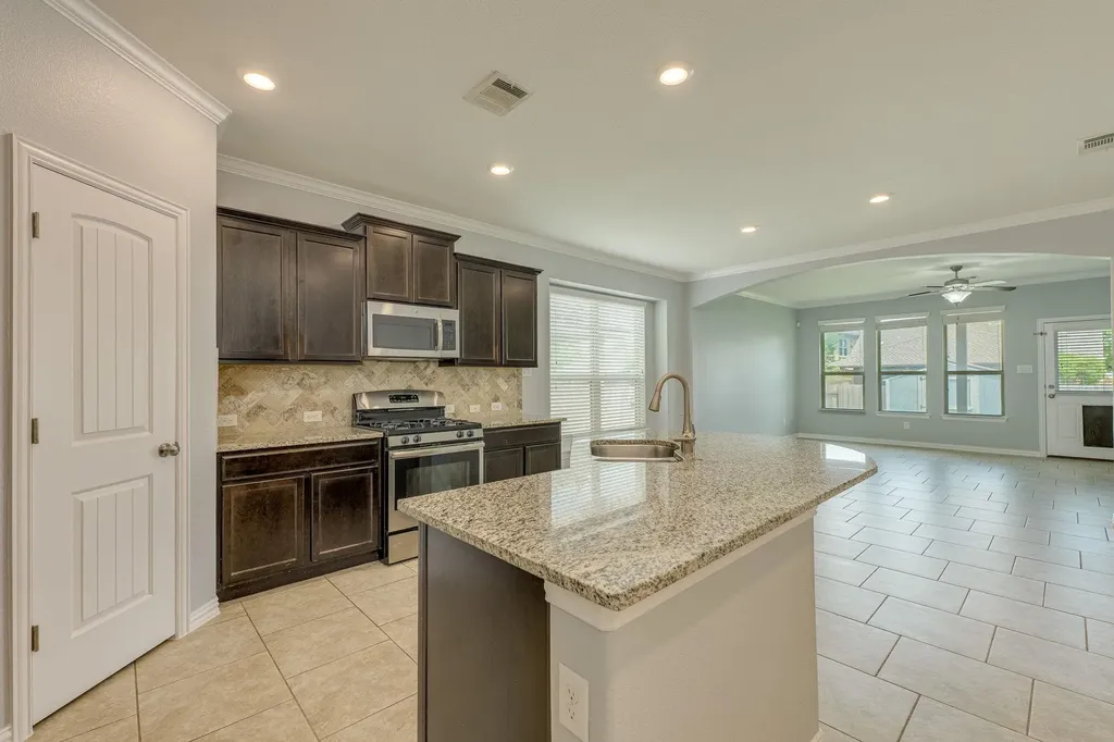 2701 Auburn Chestnut Lane Pflugerville TX 78660