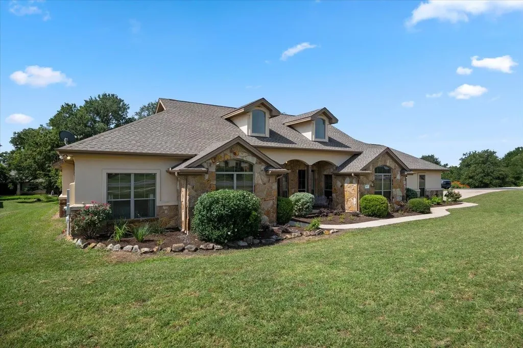 601 Pheasant Meadow Liberty Hill TX 78642